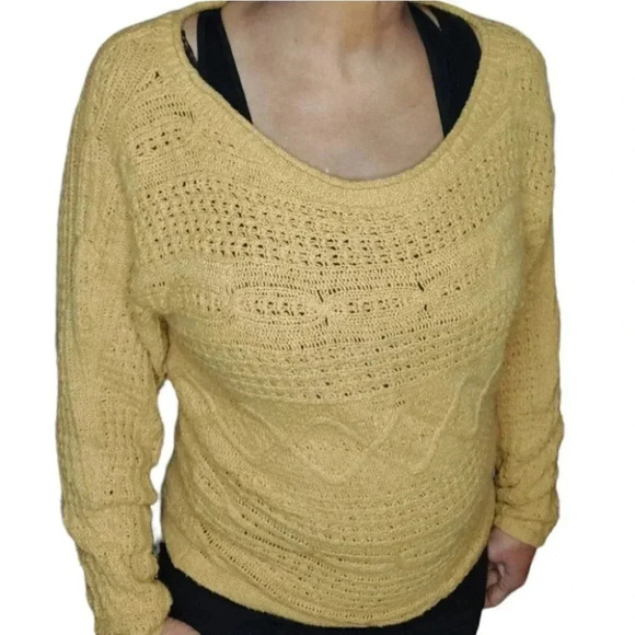 Abercrombie & Fitch Mustard Colored Sweater Size XS - Picture 2 of 13